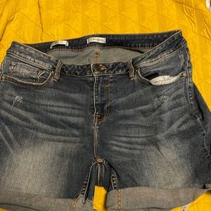 Vigoss Marley Jean shorts size 16